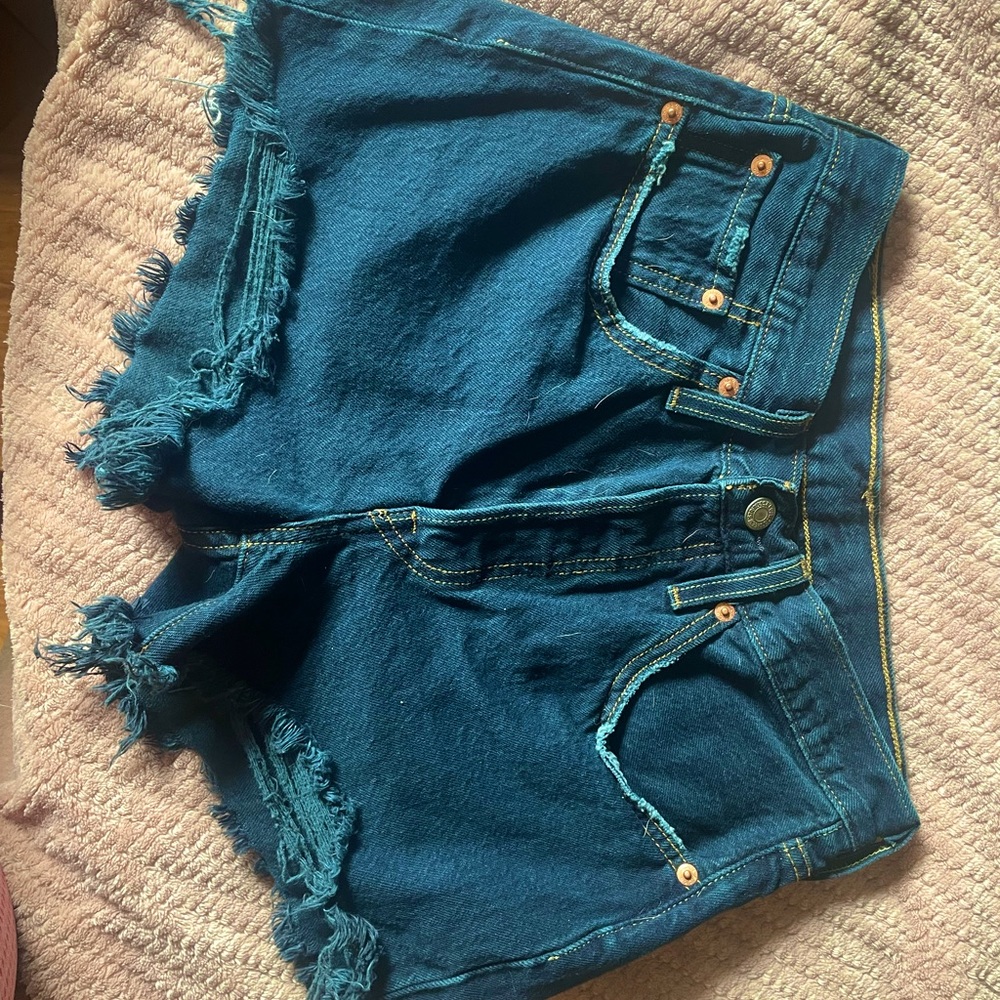 501 Levi’s shorts, 27